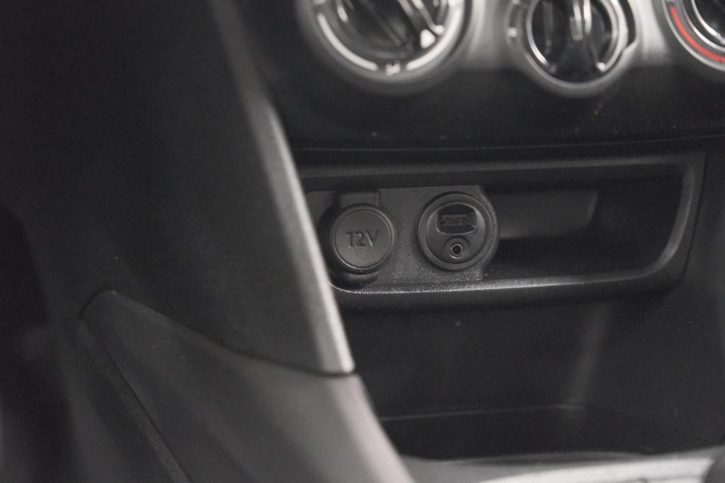 Peugeot 2008 puretech 110 blue lion | trekhaak | apple carplay | parkeersen