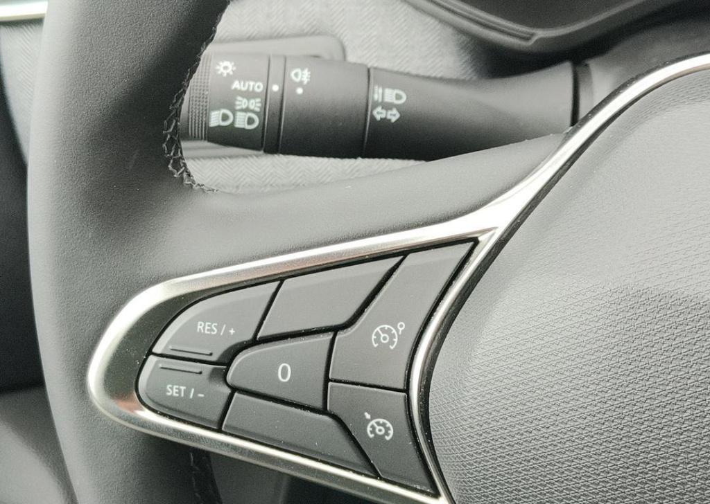 Renault Clio 1.6 e-tech full hybrid 145 techno