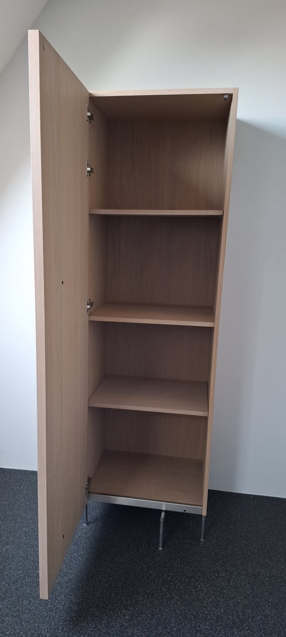 Massief houten kast, design