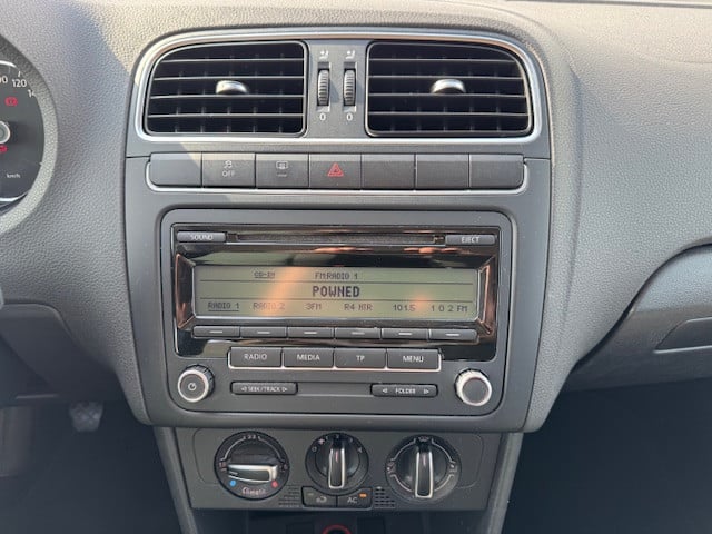Volkswagen Polo 1.4 • Benzine • 2010 • 123.000 km • Zwart • APK 02-2026