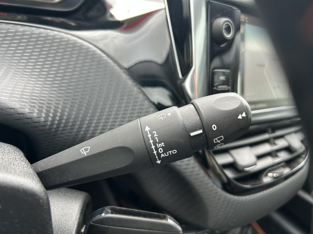 Peugeot 208 1.2 puretech 110pk 5d roland garros apple carplay | navigatie |