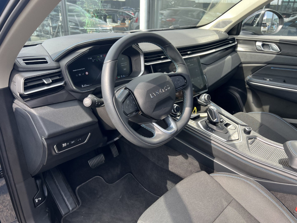 Lynk & Co 01 1.5 261pk plug in hybrid , panodak , 360 camera