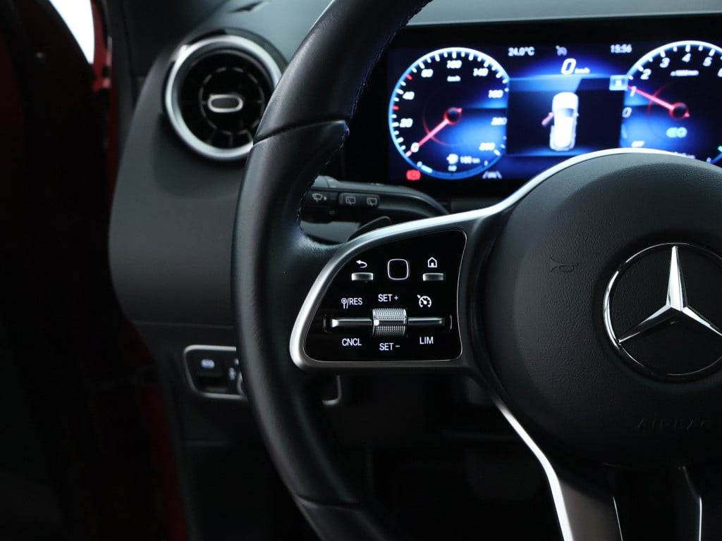 Mercedes-Benz Gla-klasse 250 e business solution luxury line apple carplay 