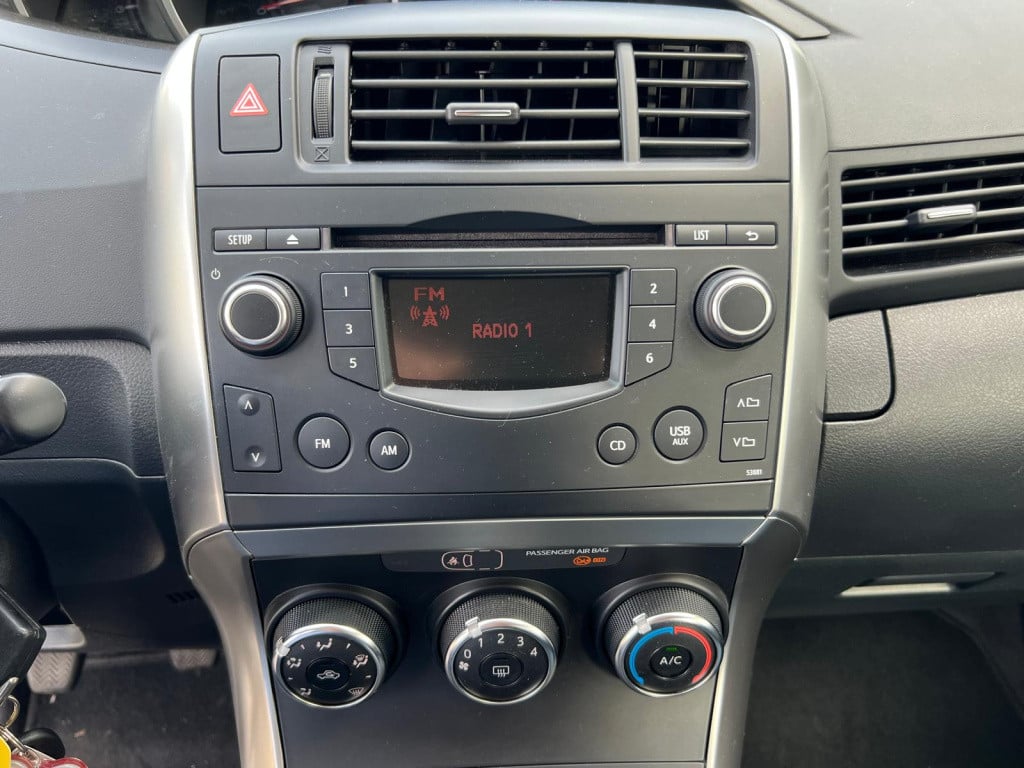 Toyota Corolla Verso 1.6 vvt-i comfort | trekhaak | park. sensoren | 100% d