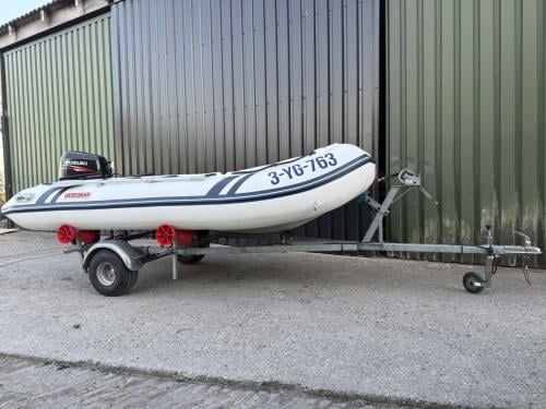 Suzumar 390 RIB + Suzuki 25PK 4takt & Trailer