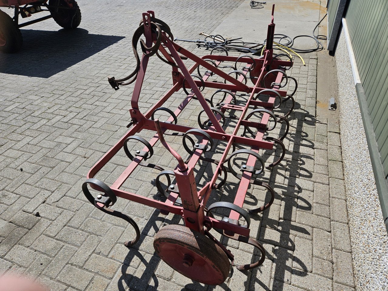 Triltand cultivator