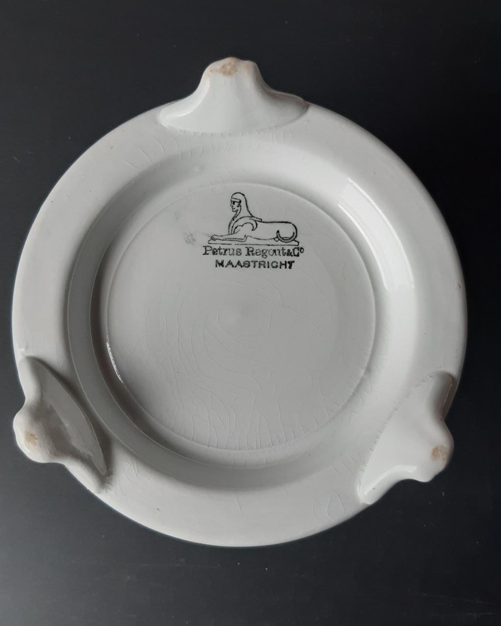 Petrus Regout wit theelicht op pootjes met vetschuitje