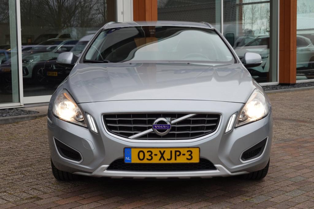 Volvo V60 1.6 t3 150-pk ocean race