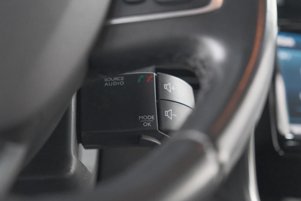 Renault Captur tce 150 edc intens | trekhaak | camera | dodehoekdetectie | 