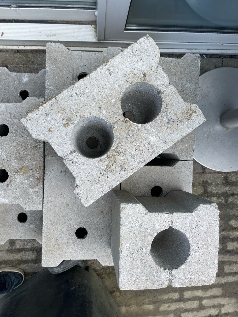 Grindbetonblokken 12 stuks.