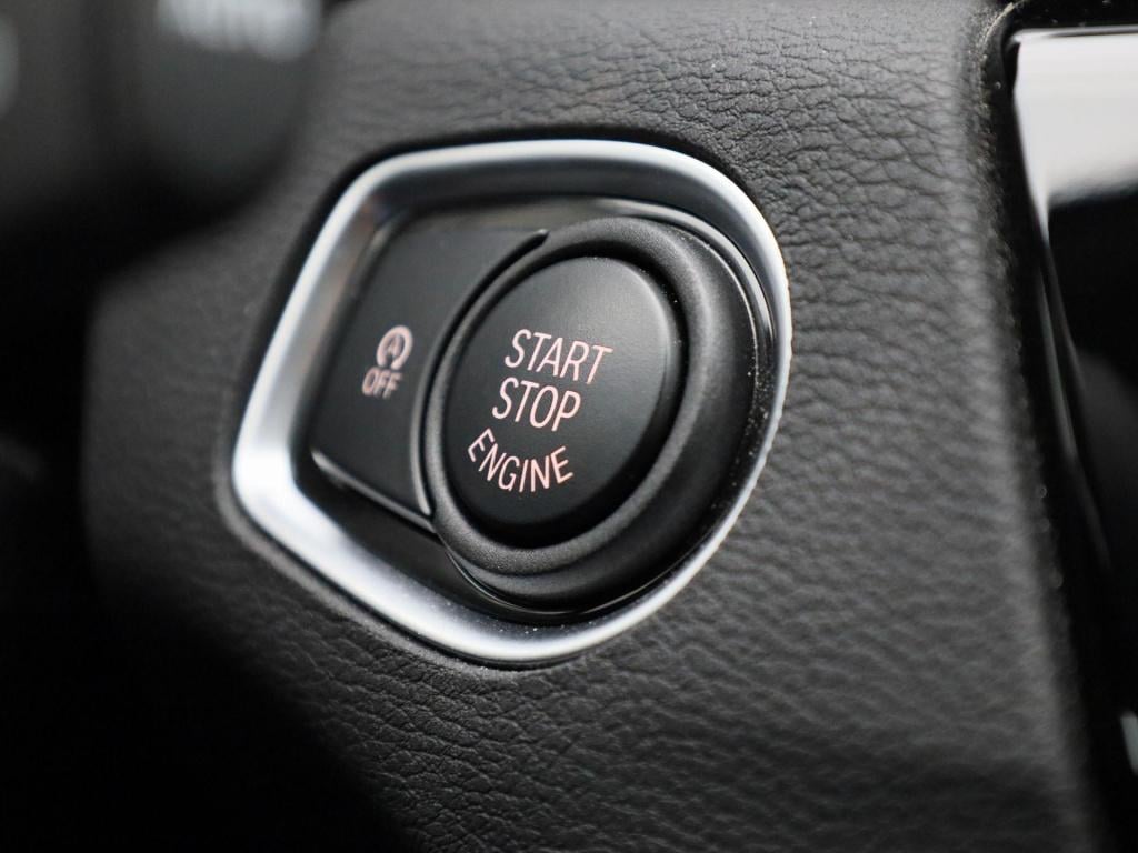 BMW X1 sdrive18i high executive | apple carplay / android auto | stoel- stu
