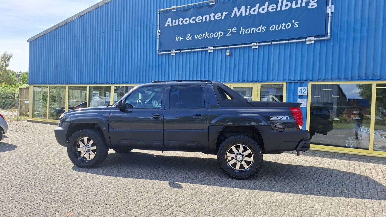 Chevrolet AVALANCHE 5.3 4WD 1500 287PK bj:2004 23 inch Velgen-airco-leer