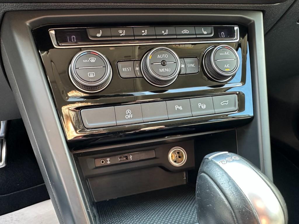 Volkswagen Touran 1.4 tsi highline edition r 7 persoons r-line led camera t