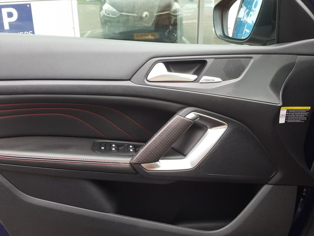 Peugeot 308 gt 1.6 turbo-205pk navi | full-led | alcantara/leer | trekhaak 