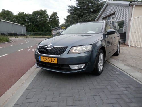 Auto Garant Biedt Aan: Skoda Octavia 1.2 TSI Greentech Elegance