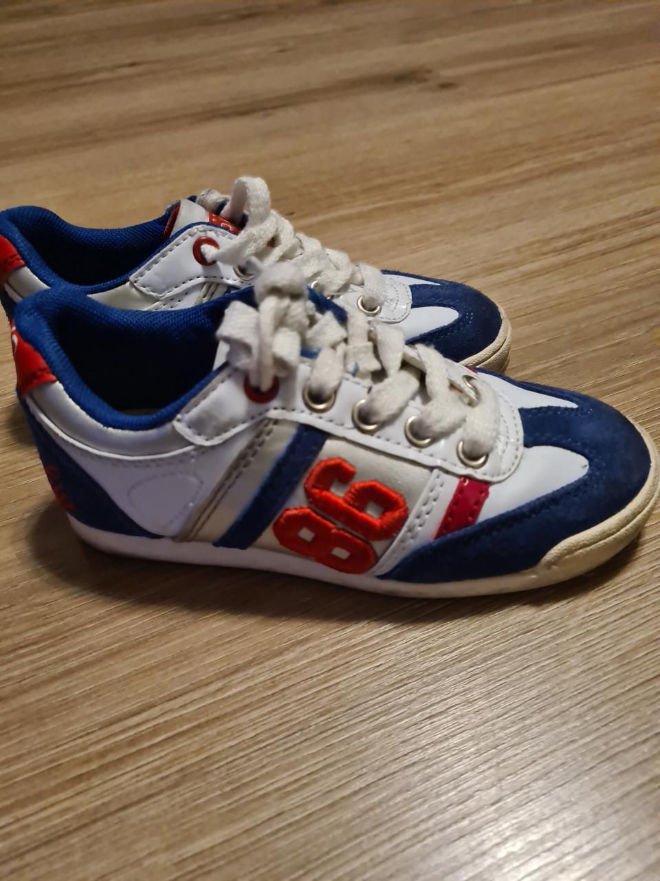 Jongens schoenen maat 28
