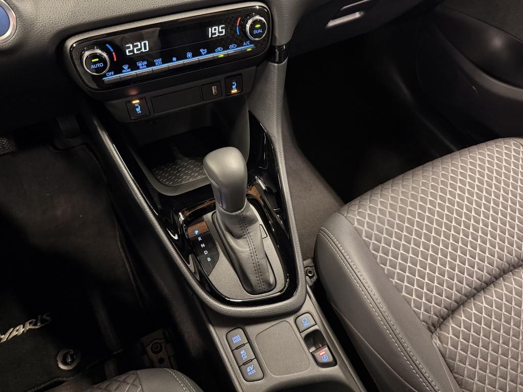 Toyota Yaris 1.5 hybride bi-tone executive| hud| stoel.verw| camera| bsm