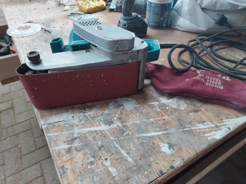 Makita Bandschuurmachine