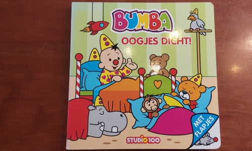Leesboekje met flapjes. Bumba oogjes dicht van het merk studio100