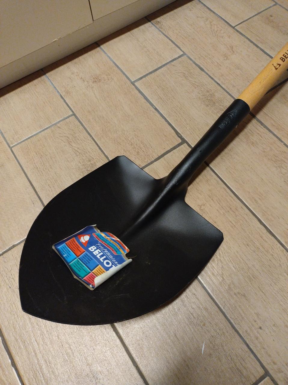 Zgan Bellota (zand) schep,  tuinschep