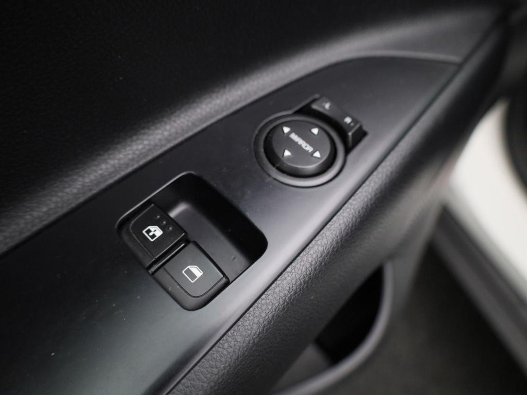 Kia Stonic 1.0 t-gdi mhev dynamicline | apple carplay / android auto | park