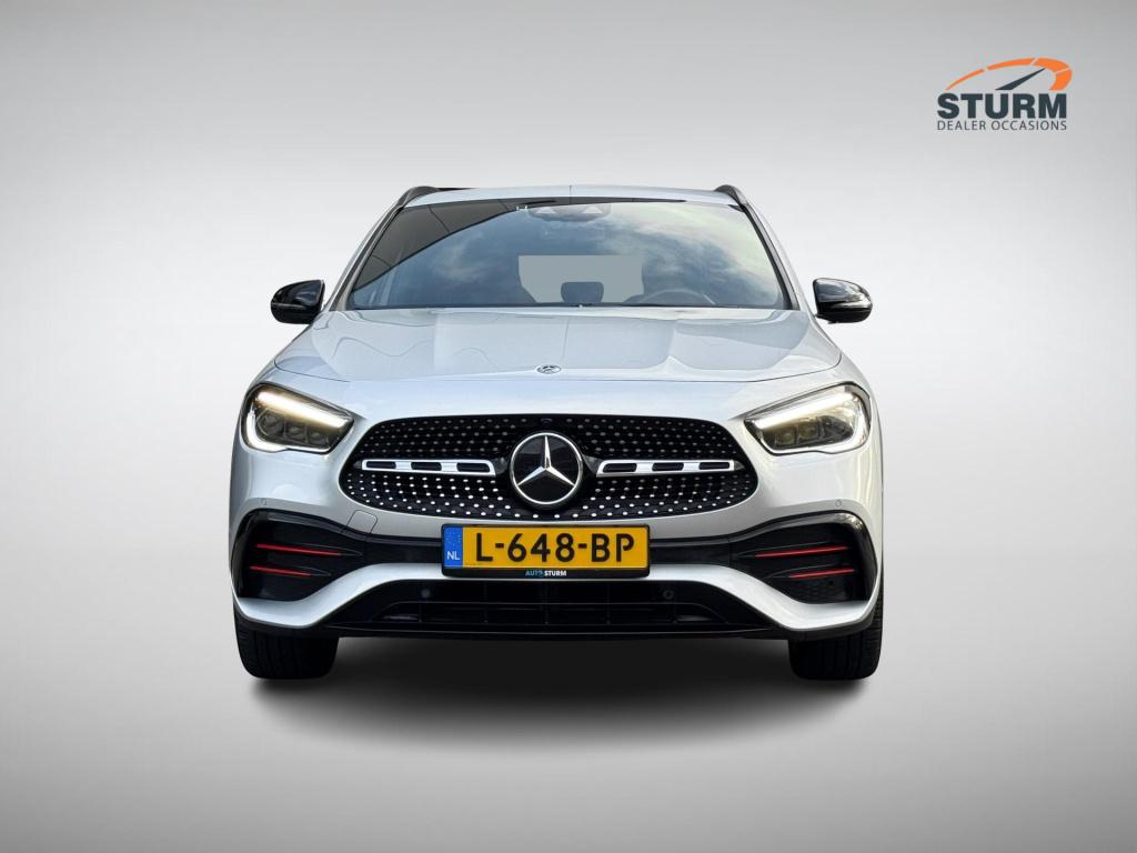 Mercedes-Benz Gla-klasse 200 amg line edition incl. trekhaak afneembaar!