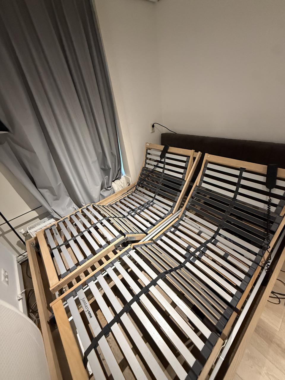 Bed van Meubella elektrisch verstelbare bodem – Zeer goede staat