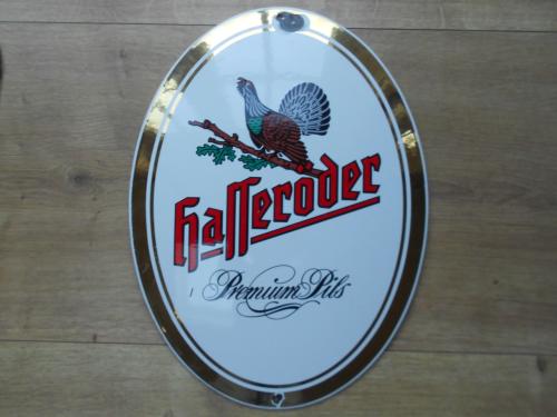 Emaille reclamebord Hasseroder bier.