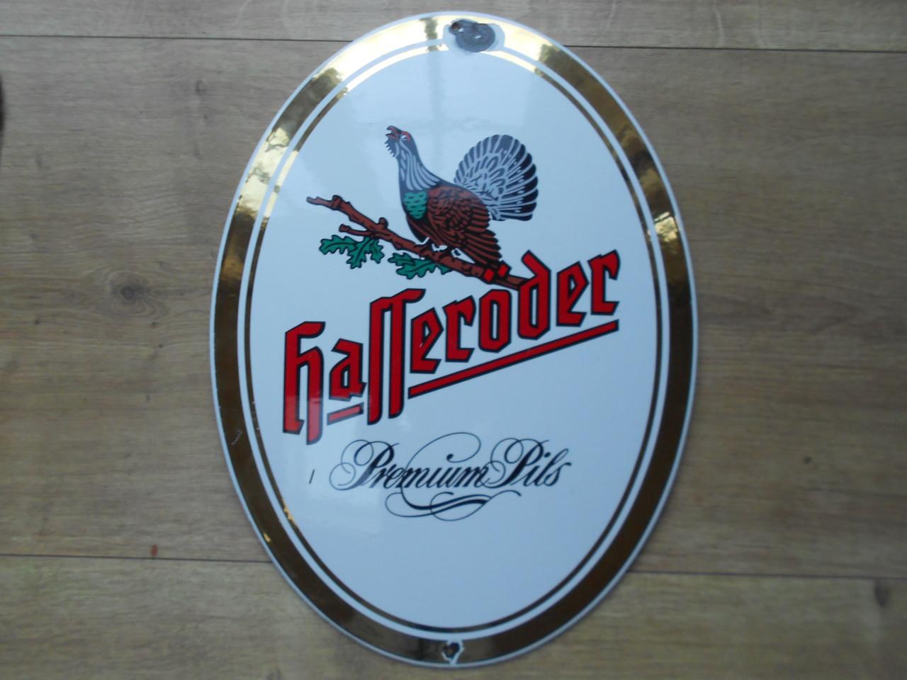 Emaille reclamebord Hasseroder bier.