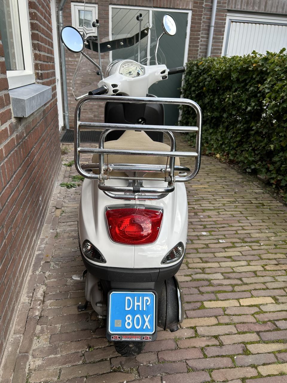Vespa LX50