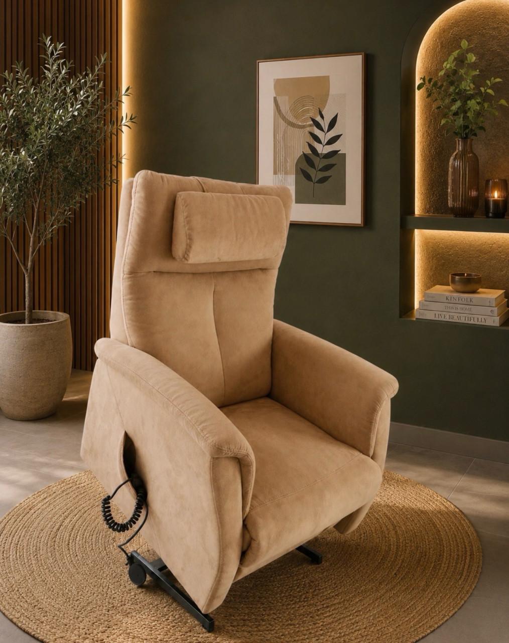 Te koop zeer degelijke Prominent sta op stoel/ fauteuil