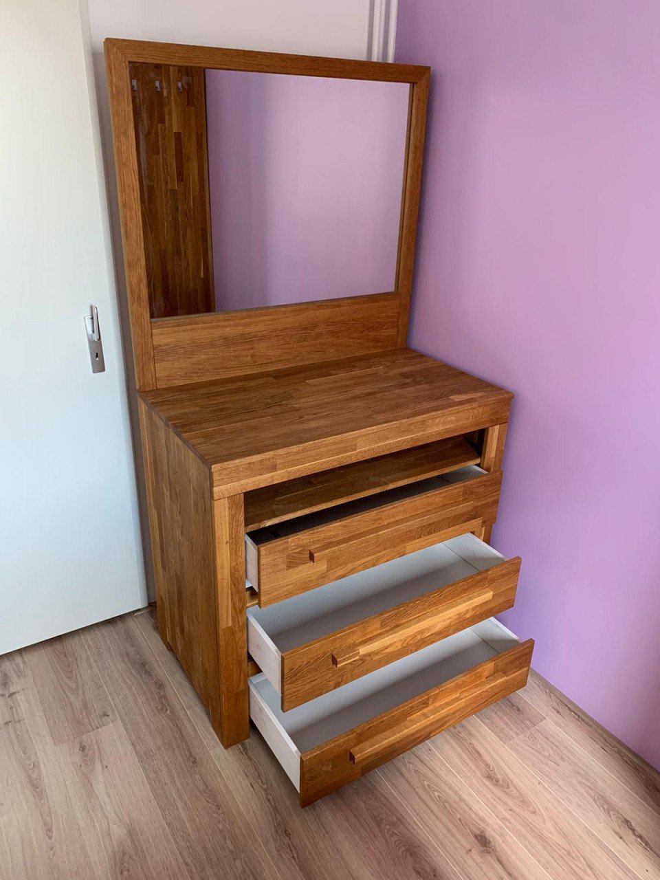 Degelijke houten Babykamer meubelset (ledikant, commode)