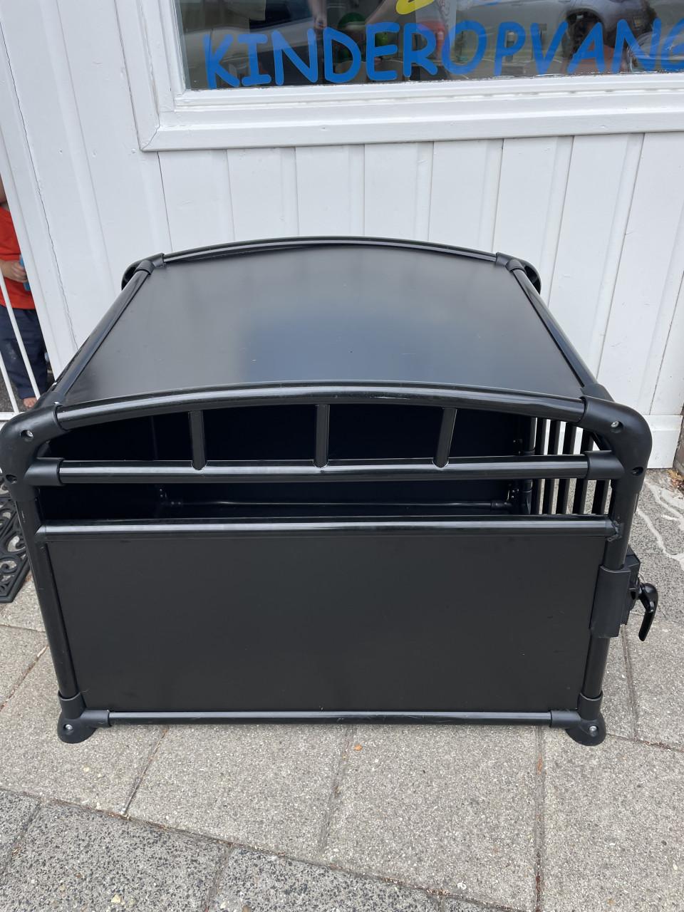 Mooie stevige veilige hondenbench autobench te koop!