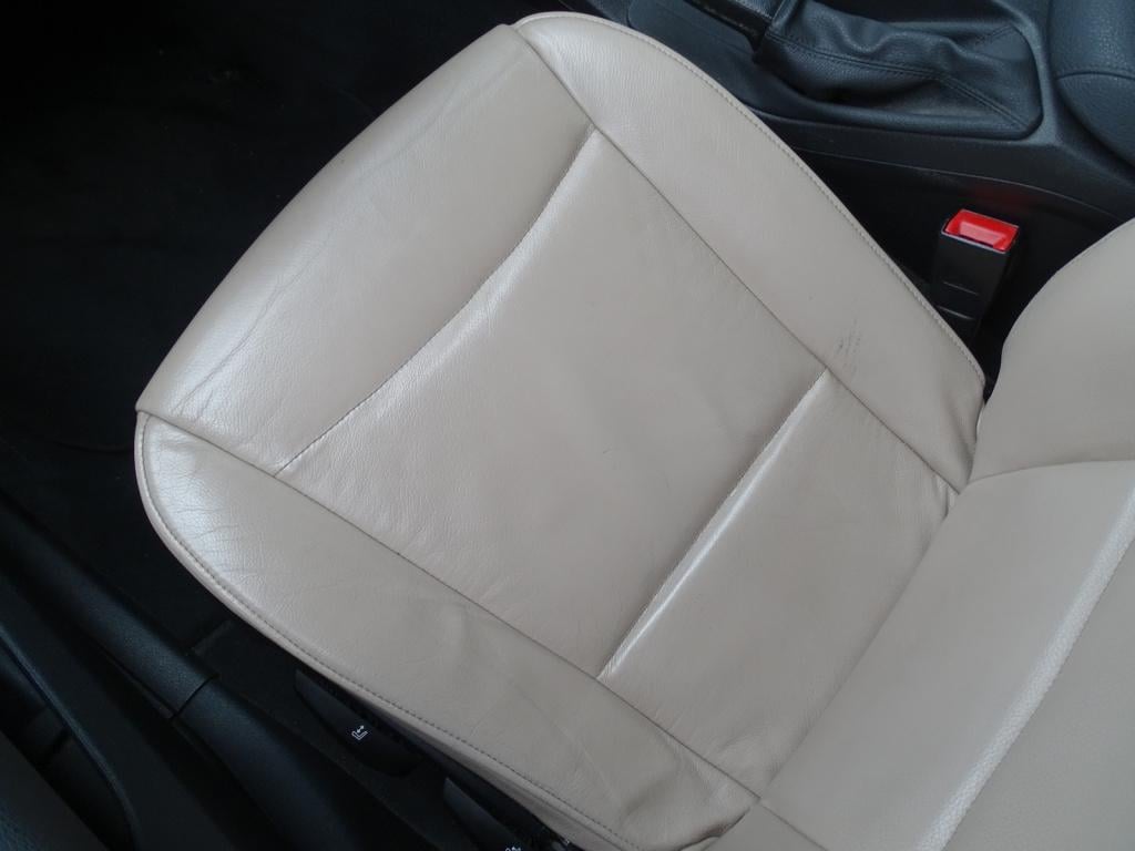 BMW X1 sdrive18i executive automaat | leder | bluetooth