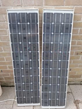 2 stuks Siemens zonnepanelen met 20A Uhlmann Steca  regelaar en handleiding