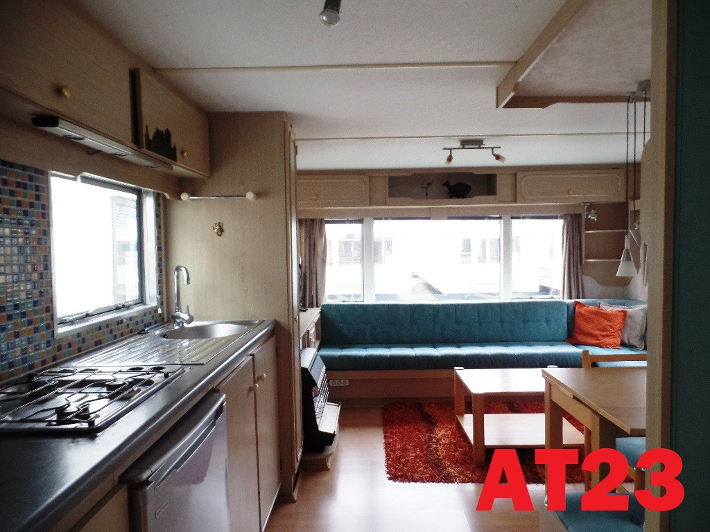 Diverse modellen compacte stacaravans en chalets met 1, 2 of 3 slk te koop