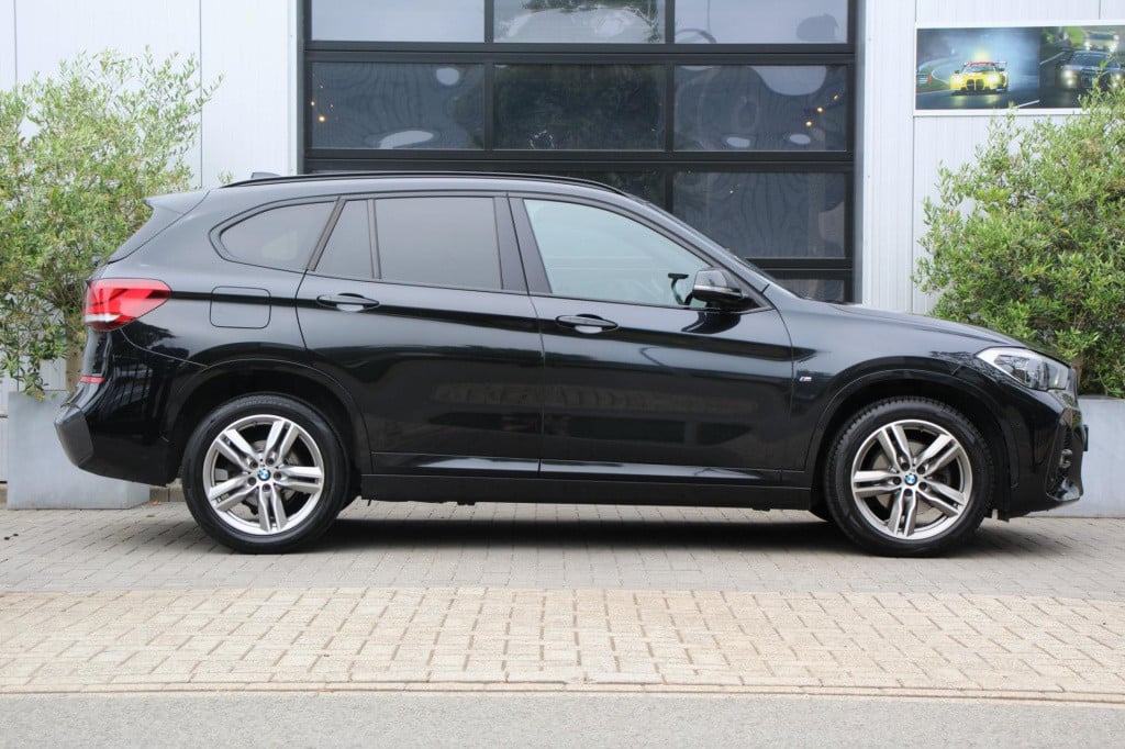 BMW X1 sdrive18i m sport - pano - leder - led - headup - navi plus - full o