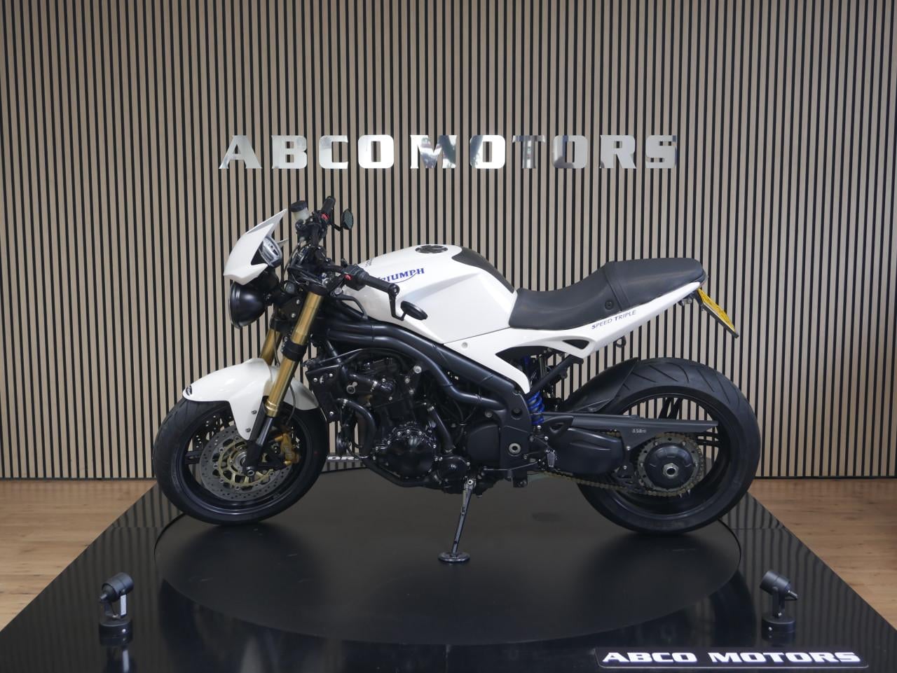 TRIUMPH SPEED TRIPLE 1050