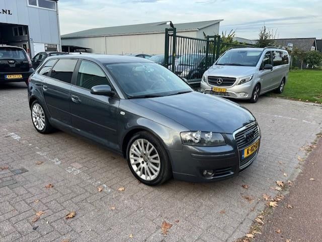Audi A3 sportback 2.0 tfsi attraction automaat
