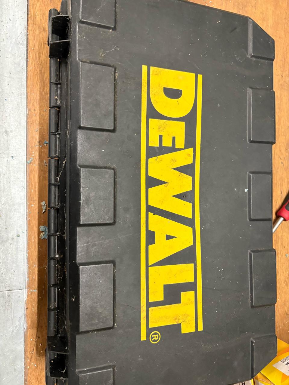 Dewalt decoupeerzaag DW 320K