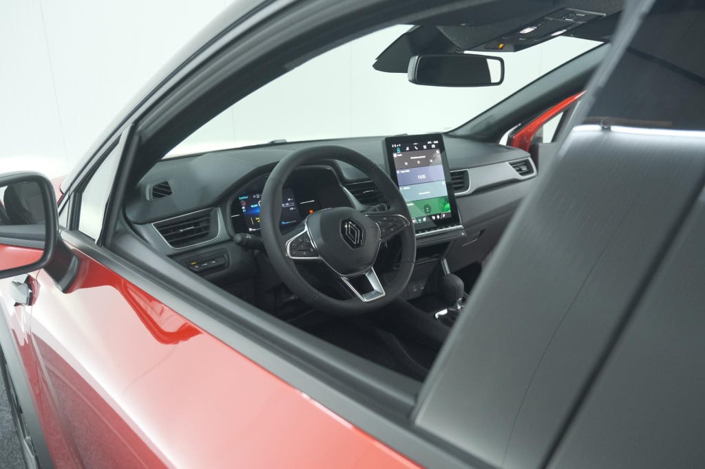 Renault Captur 1.6 e-tech full hybrid 145 techno | advanced driving | camer