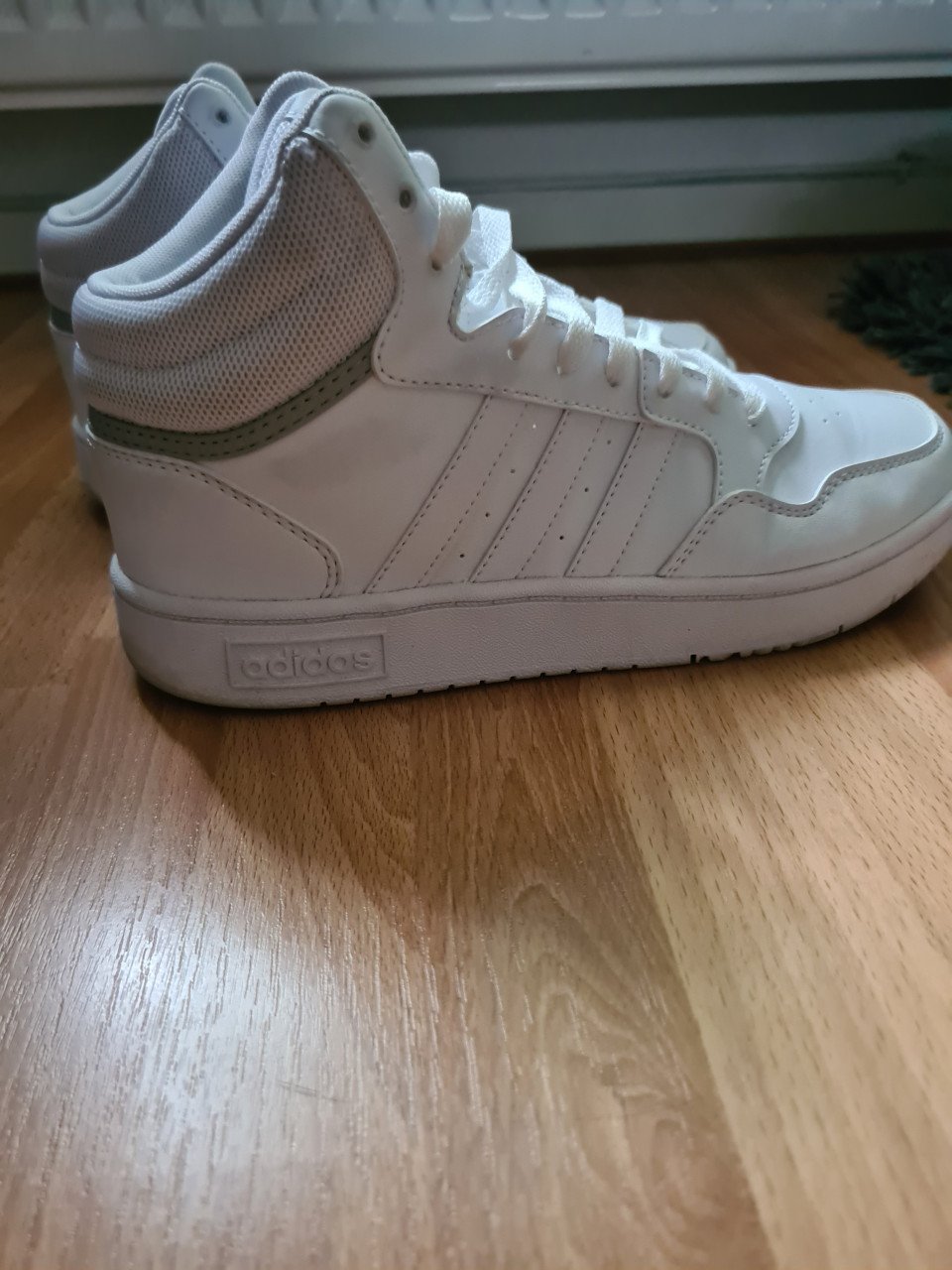 Adidas sneakers maat 39 (nauwelijks gedragen!)