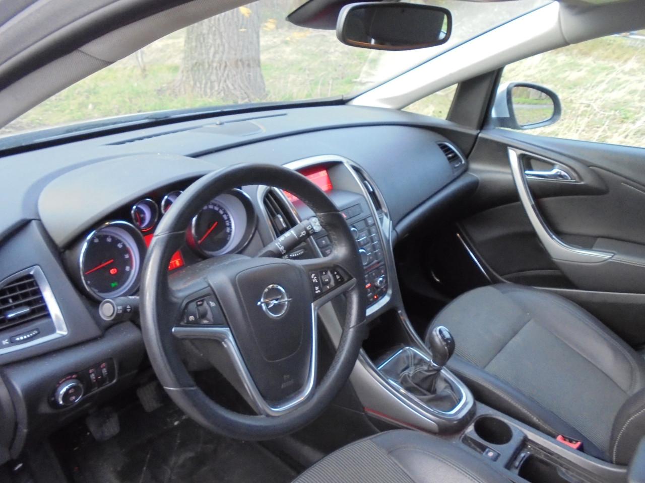 Astra 1.4 Turbo Sport uit 2010 / 140 Pk vol jaar APK bij aflevering € 2750