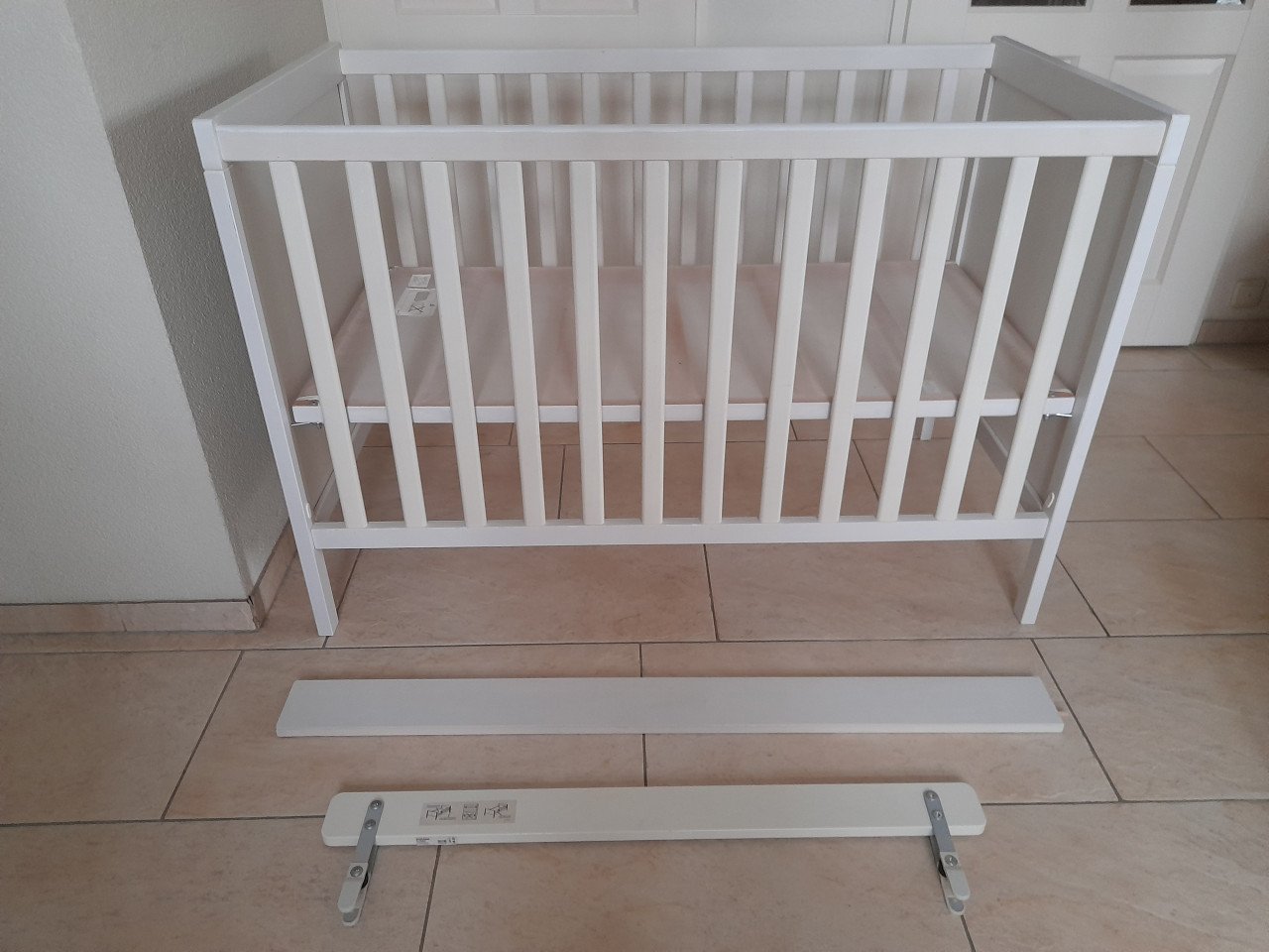 SUNDVIK Babybedje, wit, 60x120 cm ( in goede staat )