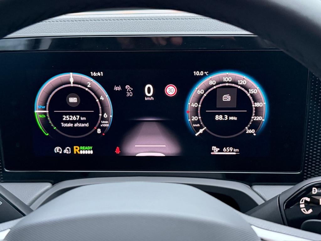 Volkswagen Passat variant 1.5 ehybrid business | dode hoek | camera | trekh