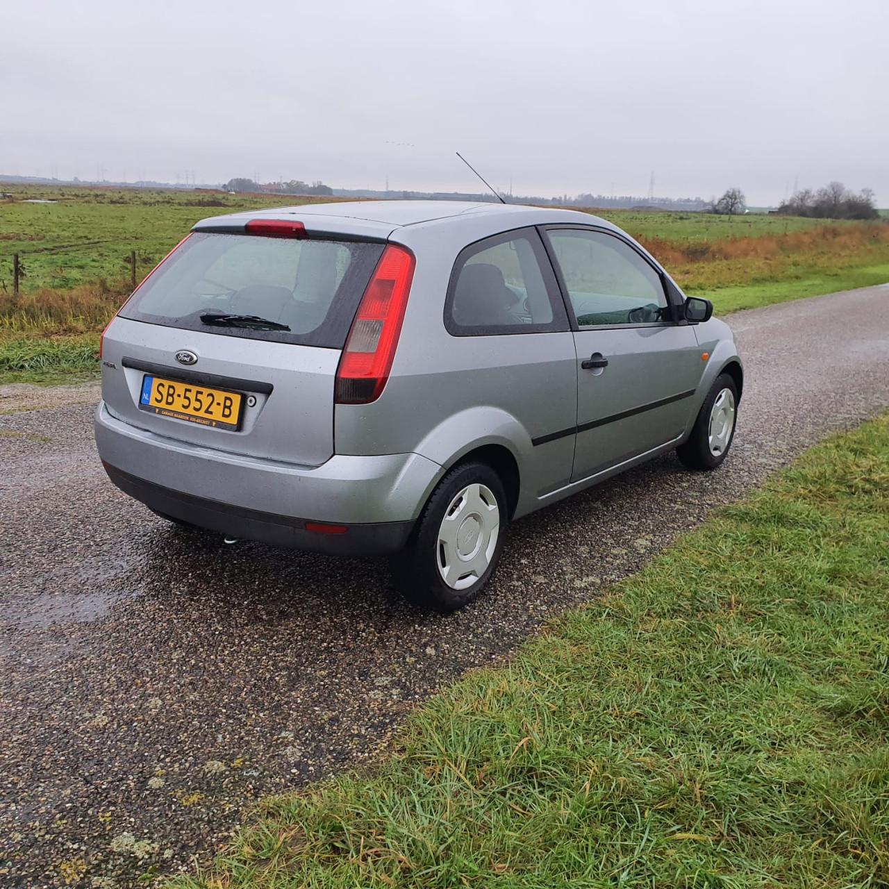 Ford Fiësta 1.4-16V Ambiënte