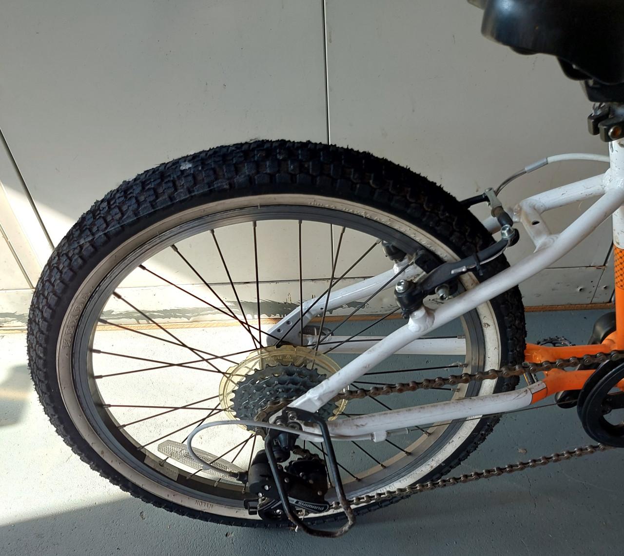 Kinder fietsje . Pinnacle  met 20 "wielen. Geen brol