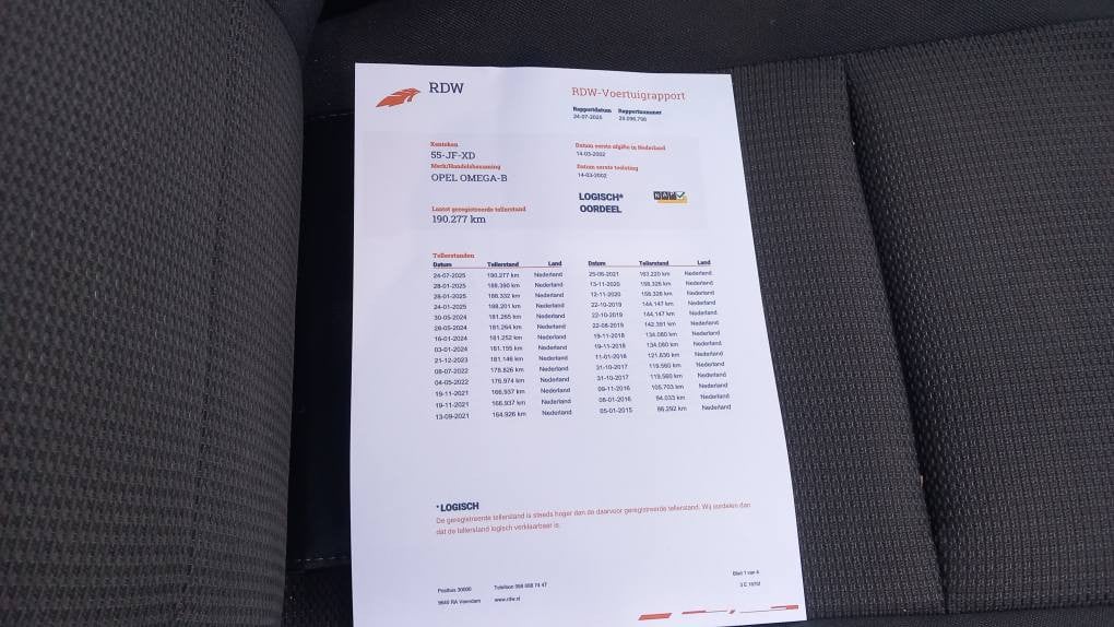 Opel Omega 2.2 16V Business Edition sedan automaat !!!! bj:2002 airco