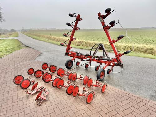 12 rijige Steketee Schoffelmachine Hydr.opklapbaar