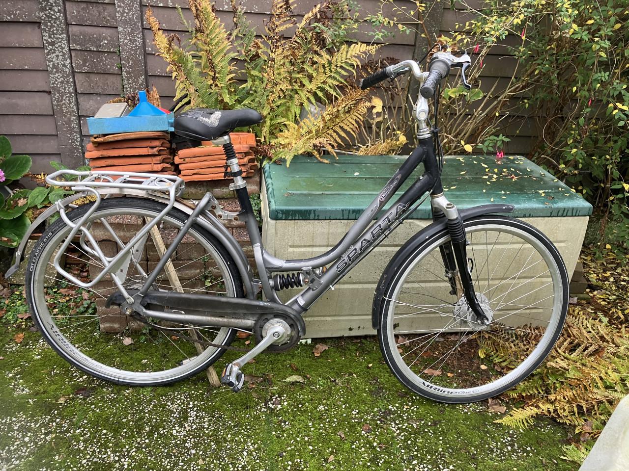 Sparta Aluminium fiets, vering in het frame, in het zadel en de voorvork